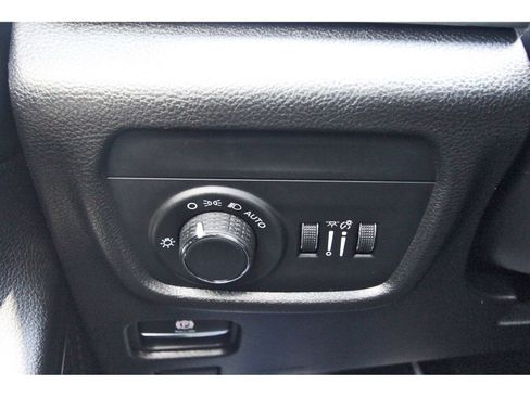 Used 2025 Jeep Grand Cherokee L Altitude RWD image 19