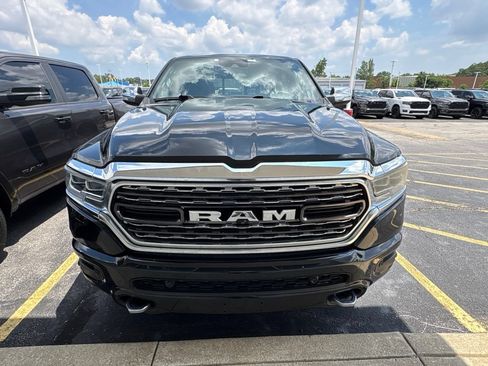 Used 2019 RAM 1500 Limited AWD/4WD image 2