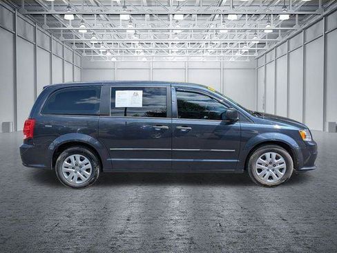Used 2013 Dodge Grand Caravan American Value Package w/ UConnect Hands-Free Group FWD image 6