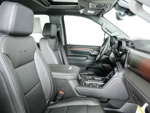 New 2026 GMC Sierra 2500 Denali w/ Denali Reserve Package image 23