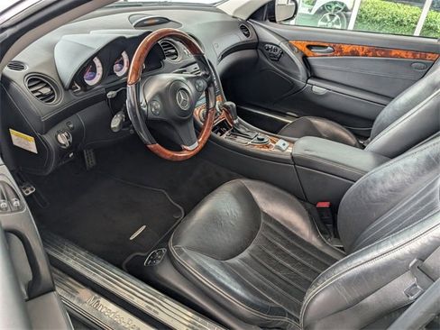 Used 2011 Mercedes-Benz SL 550 image 6