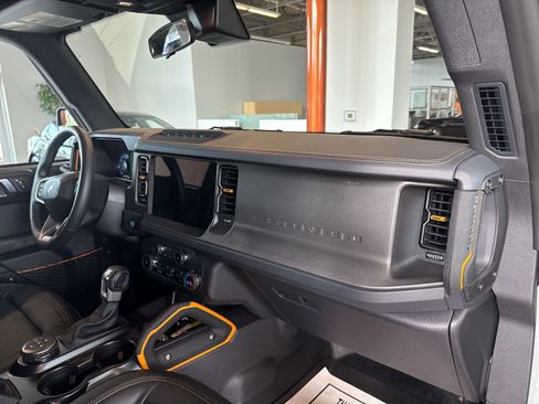 Used 2024 Ford Bronco Badlands image 13
