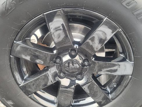 Used 2017 Jeep Wrangler Unlimited Sahara w/ Connectivity Group image 42