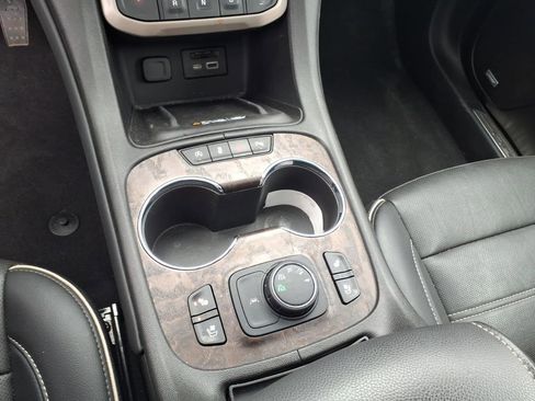 Used 2023 GMC Acadia Denali w/ Denali Ultimate Package AWD/4WD image 16