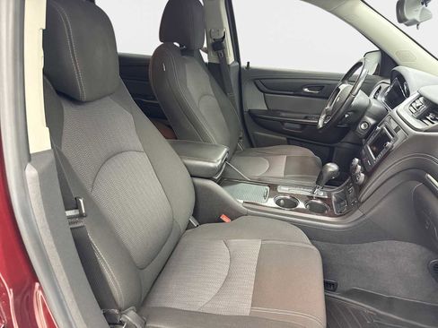 Used 2017 Chevrolet Traverse LT w/ Style and Technology Package image 31
