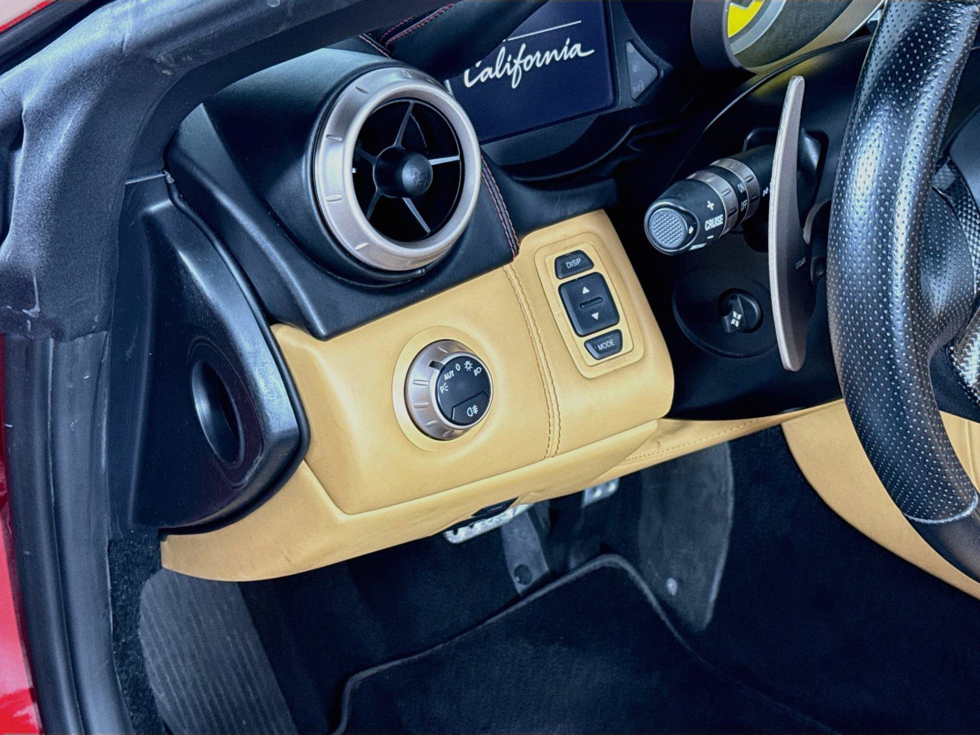 Used 2010 Ferrari California RWD image 10