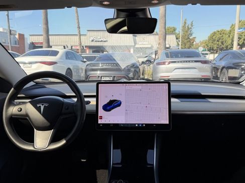 Used 2020 Tesla Model 3 Standard Range image 21