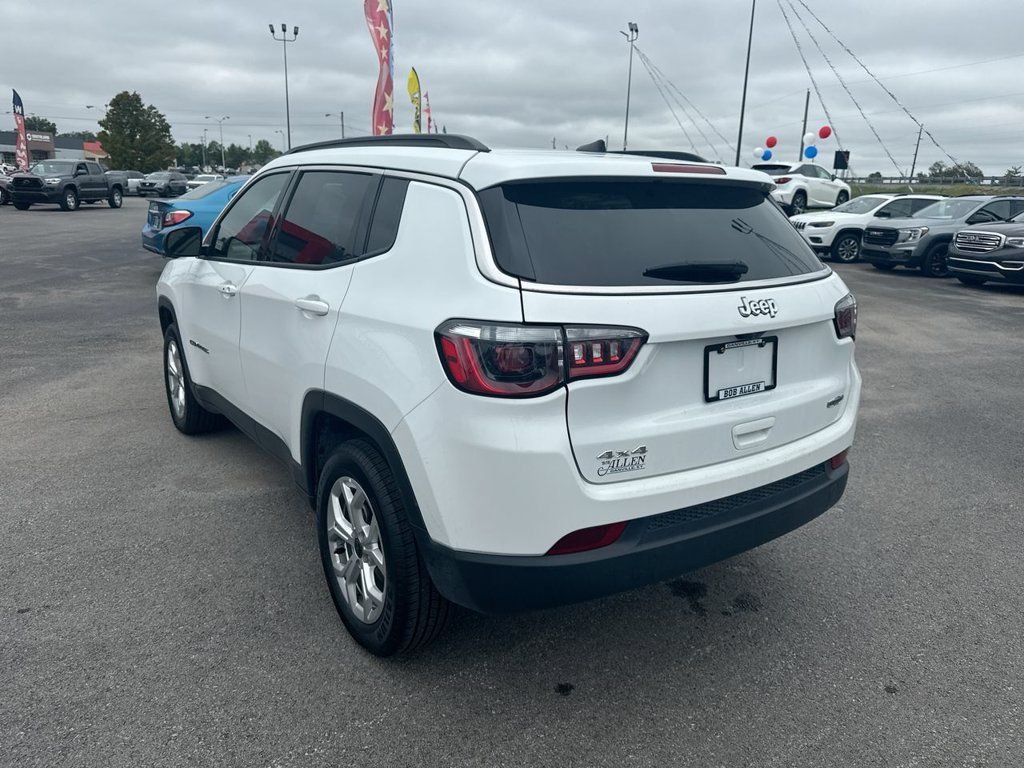 Used 2025 Jeep Compass Latitude w/ Sun & Sound Group AWD/4WD image 12