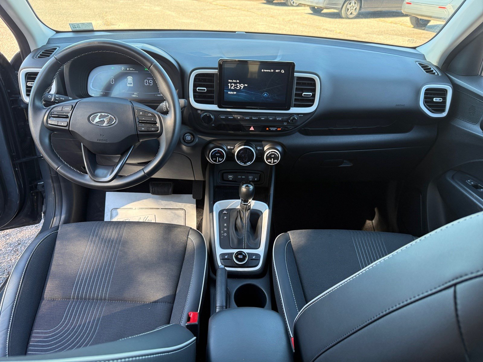 Used 2024 Hyundai Venue Limited FWD image 19