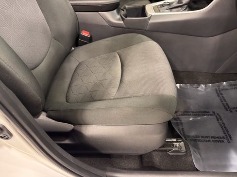 Used 2025 Toyota RAV4 XLE w/ Convenience Package AWD/4WD image 26