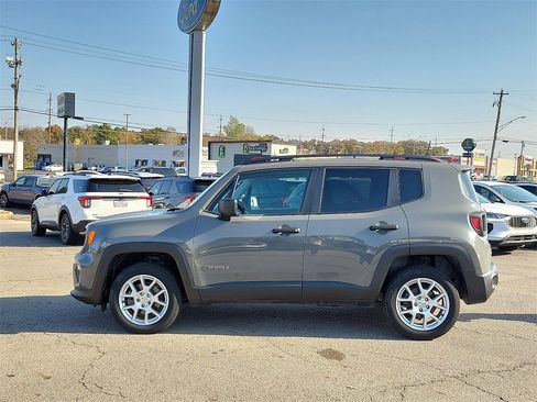 Used 2021 Jeep Renegade Sport w/ Sport Appearance Group image 3