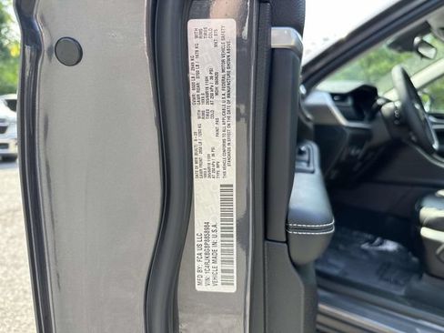 Used 2023 Jeep Grand Cherokee L Limited AWD/4WD image 20