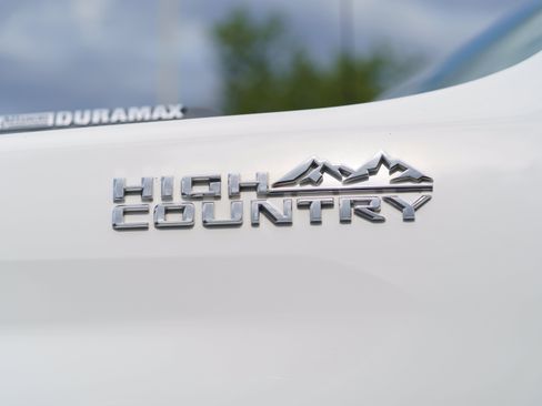 Used 2021 Chevrolet Silverado 2500 High Country w/ Z71 Off-Road Package AWD/4WD image 38