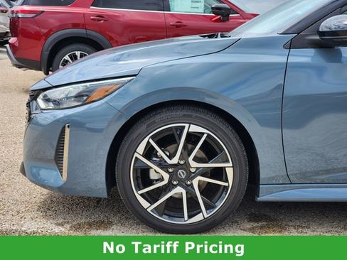 Used 2025 Nissan Sentra SR w/ SR Premium Package image 7