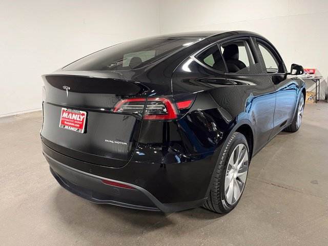 Used 2021 Tesla Model Y Long Range AWD/4WD image 3