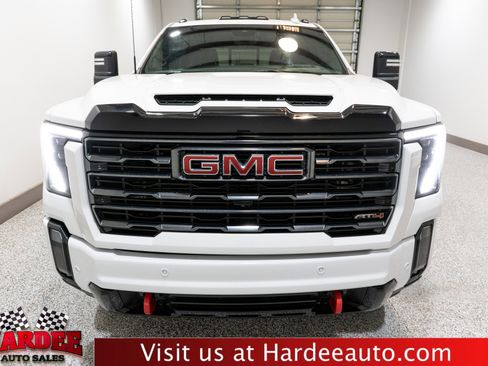 Used 2024 GMC Sierra 2500 AT4 w/ AT4 Premium Plus Package image 7