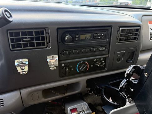 Used 2004 Ford F450 4x4 Regular Cab Super Duty image 15