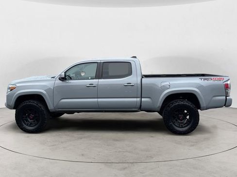 Used 2021 Toyota Tacoma TRD Sport AWD/4WD image 2