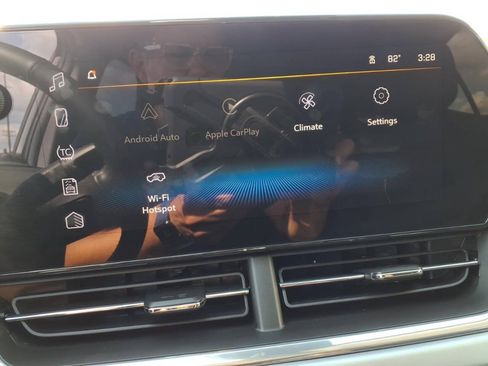 Used 2024 Chevrolet Trax LT w/ Driver Confidence Package FWD image 14