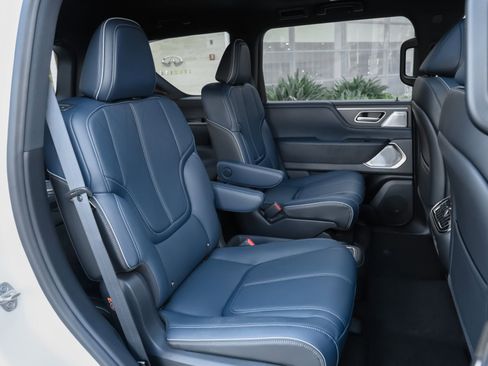 New 2026 INFINITI QX80 4WD image 30