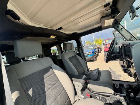 Used 2010 Jeep Wrangler Unlimited Rubicon AWD/4WD image 26