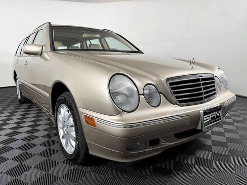 Used 2001 Mercedes-Benz E 320 4MATIC Wagon image 5