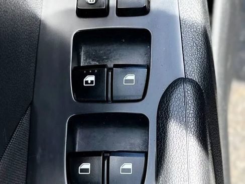 Used 2019 Hyundai Accent SE FWD image 23