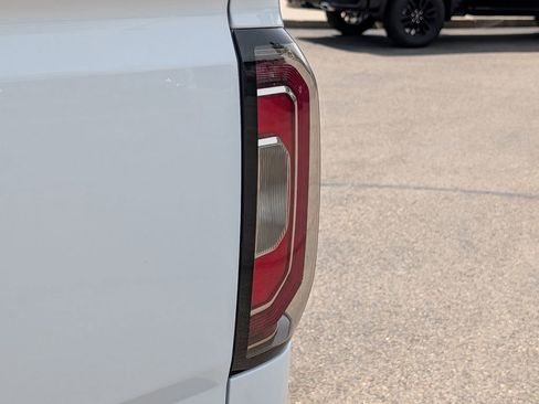 Used 2018 GMC Sierra 1500 SLT AWD/4WD image 9