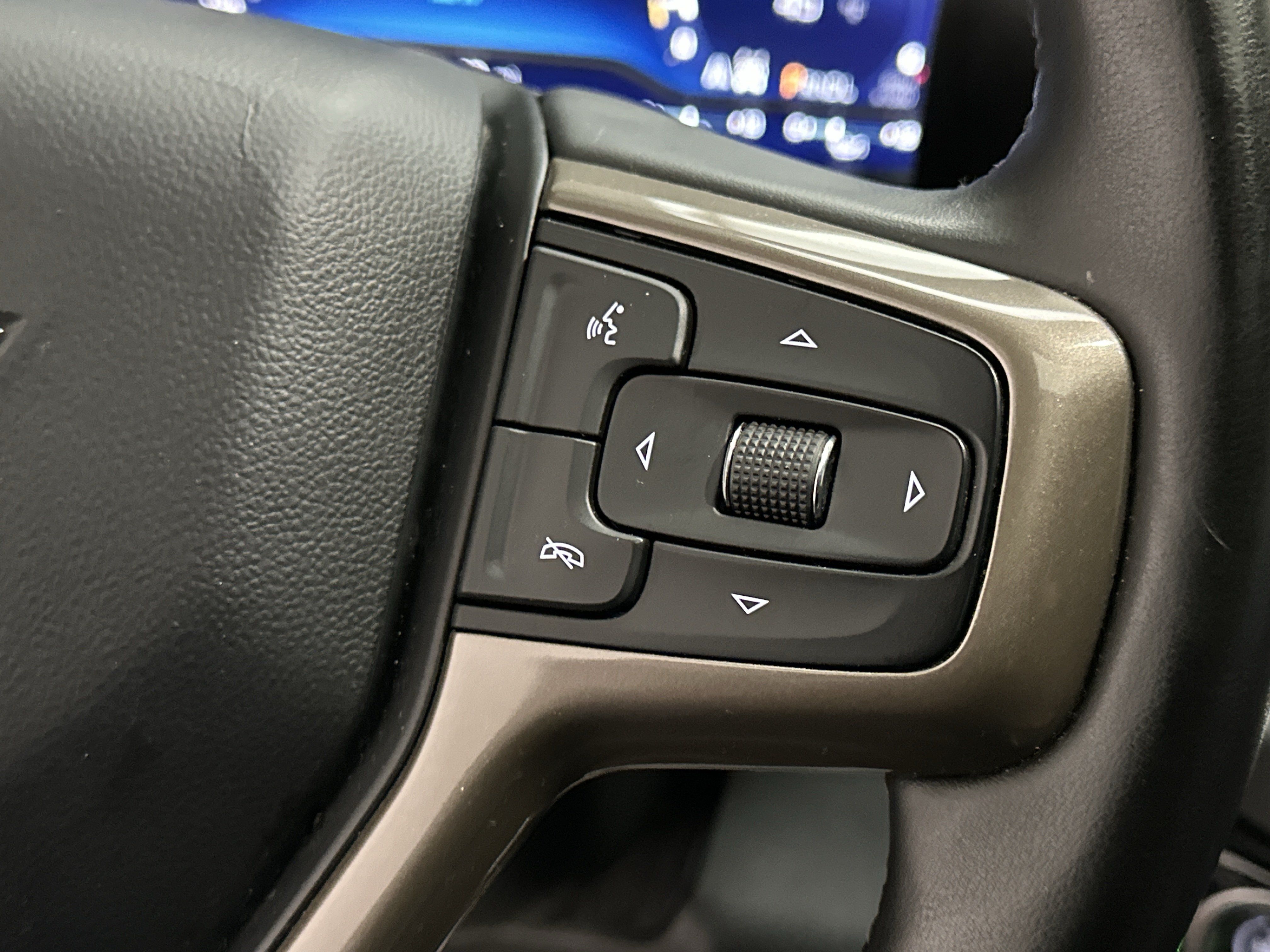 Used 2024 Chevrolet Silverado 3500 High Country w/ High Country Premium Package AWD/4WD image 35