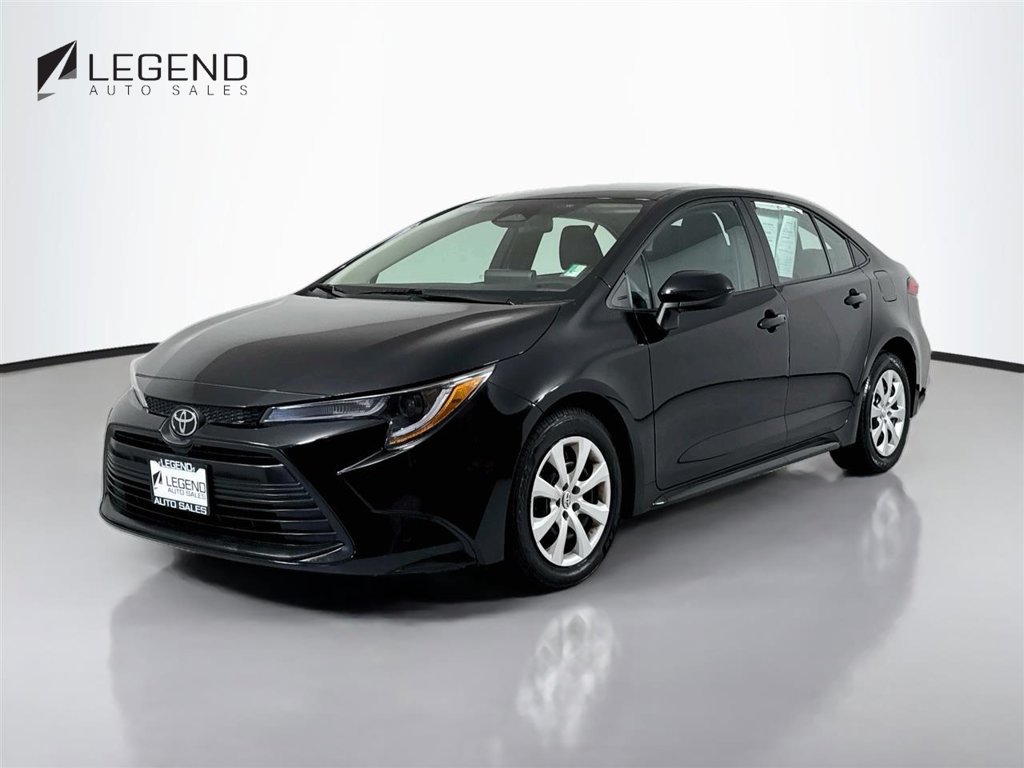 Used 2025 Toyota Corolla LE FWD image 1