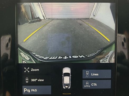 Used 2018 Volvo S90 T5 Momentum w/ Convenience Package image 3