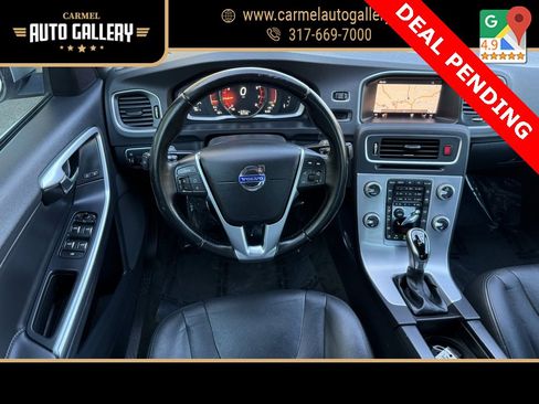 Used 2017 Volvo S60 T5 Inscription image 21