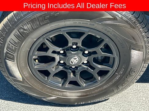 Used 2021 Toyota Tacoma SR5 RWD image 22