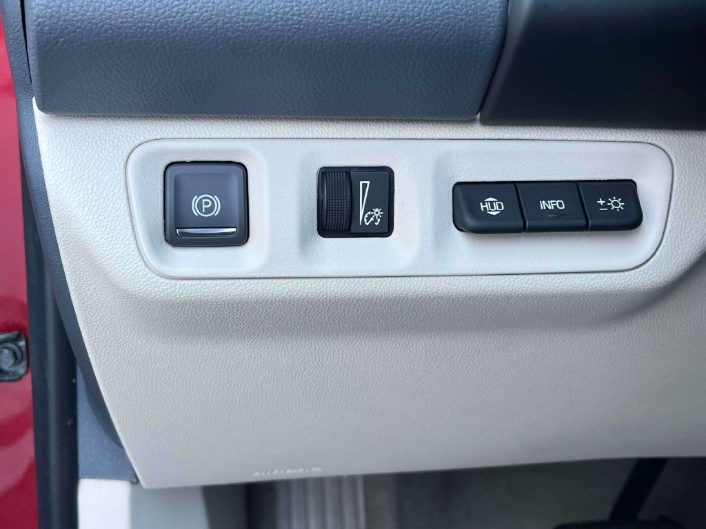 Certified 2020 GMC Acadia Denali w/ Technology Package FWD image 31