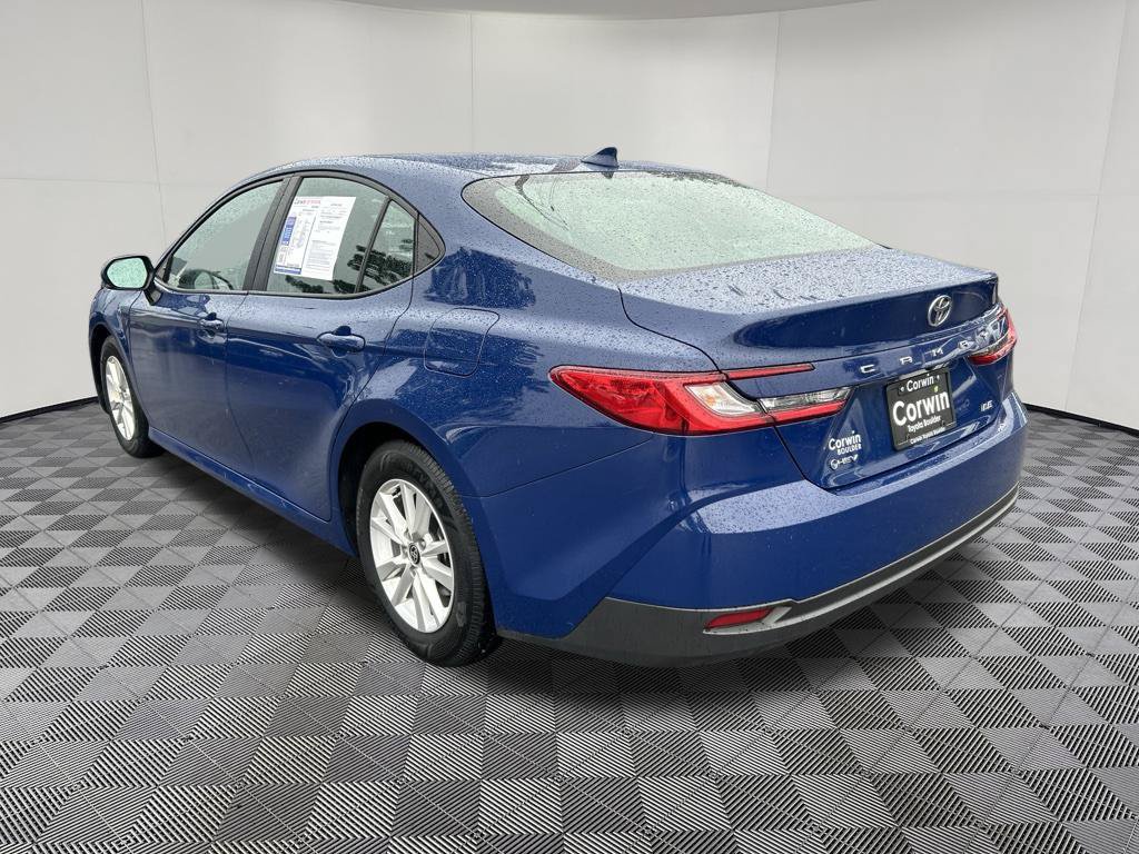Used 2025 Toyota Camry LE FWD image 5