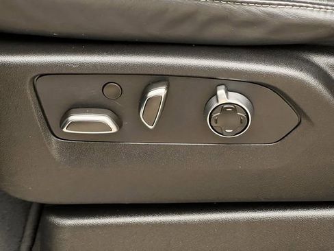 Used 2024 Cadillac Escalade V w/ LPO, ONYX Package image 27