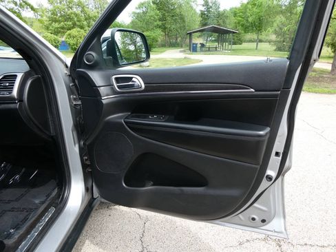Used 2018 Jeep Grand Cherokee Limited AWD/4WD image 28