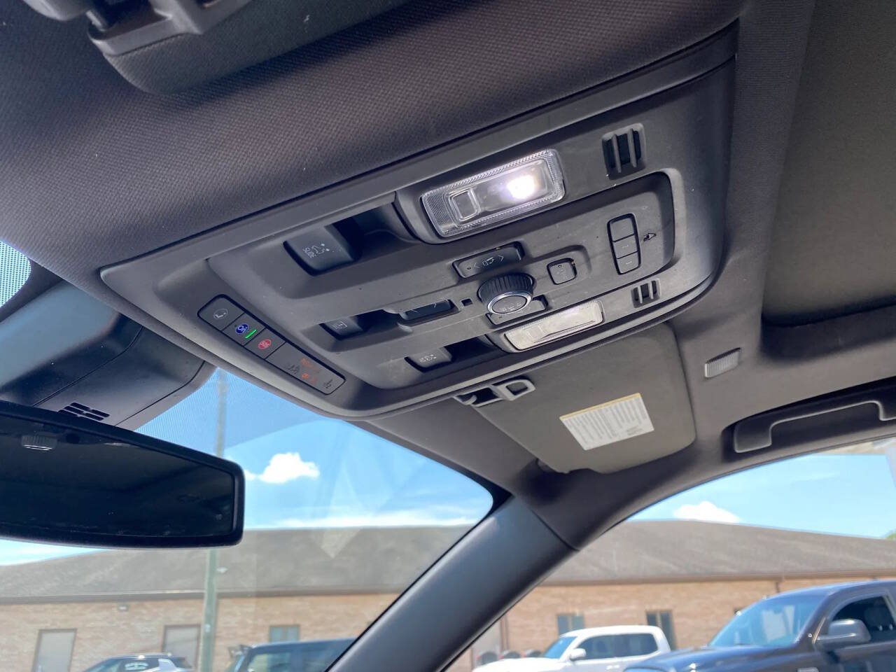 Used 2021 GMC Yukon Denali AWD/4WD image 19
