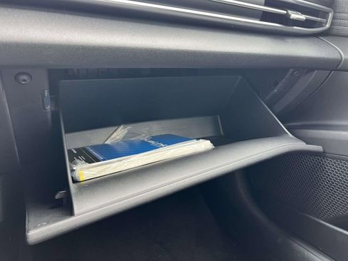 Used 2022 Hyundai Elantra Limited image 39