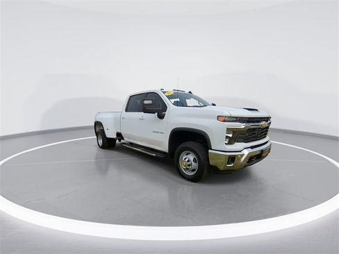 Used 2025 Chevrolet Silverado 3500 LT w/ All Star Edition image 2