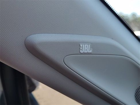 Used 2019 Toyota RAV4 Limited image 28