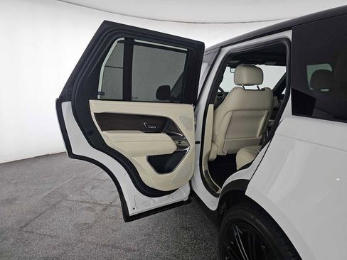 Used 2023 Land Rover Range Rover SE image 15