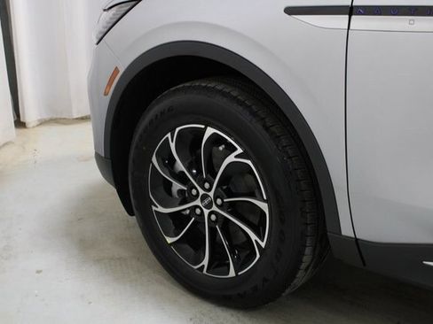 New 2026 Lincoln Nautilus Premier image 29