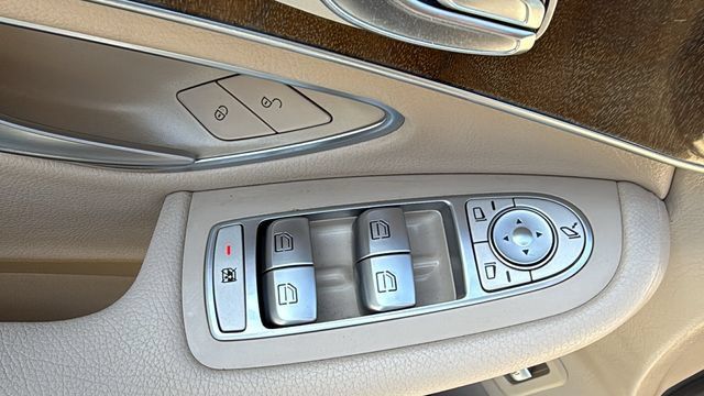Used 2018 Mercedes-Benz GLC 300 image 13