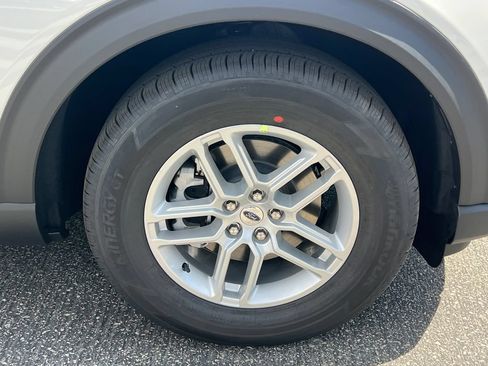 New 2026 Ford Explorer Active w/ Active Comfort Package RWD image 13