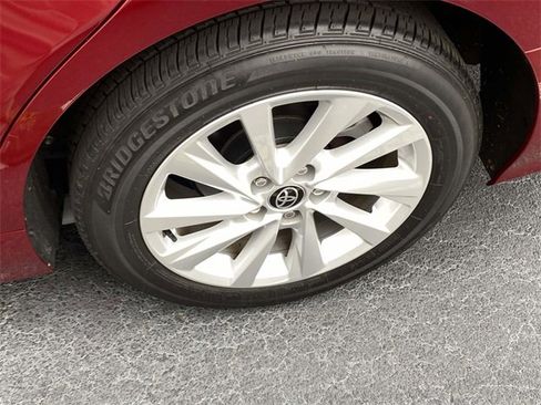 Used 2021 Toyota Camry LE image 12