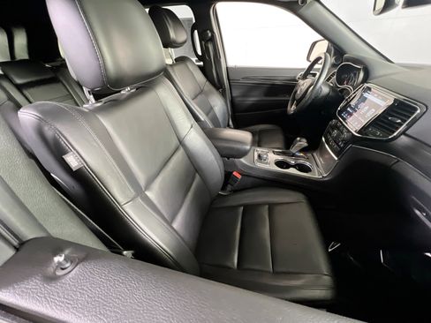 Used 2022 Jeep Grand Cherokee Limited image 28