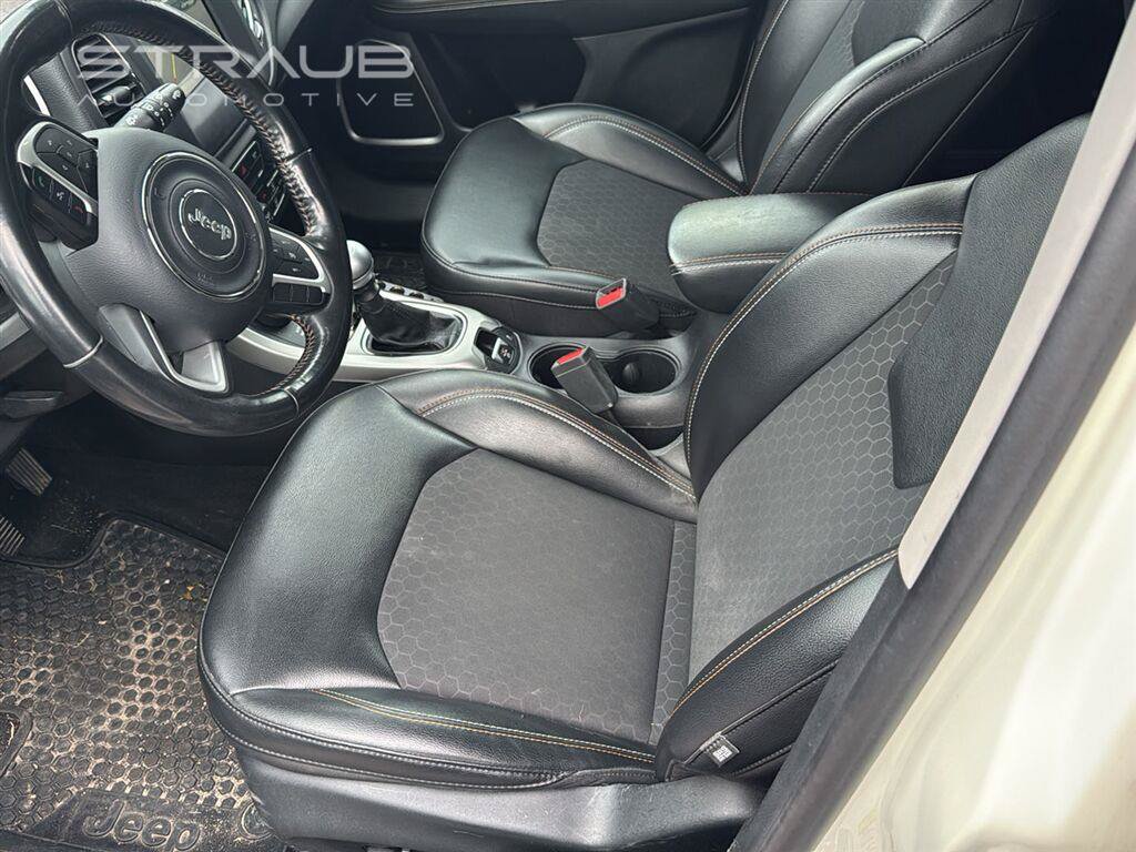 Used 2019 Jeep Compass Latitude w/ Popular Equipment Group AWD/4WD image 6