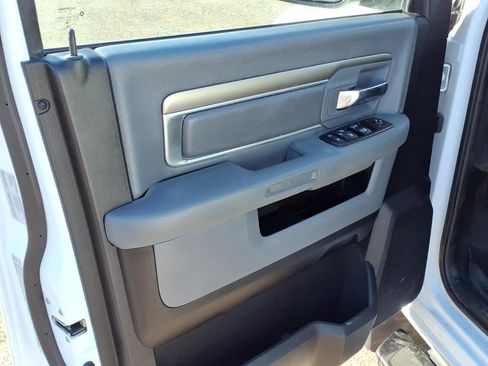 Used 2016 RAM 1500 Classic SLT image 4