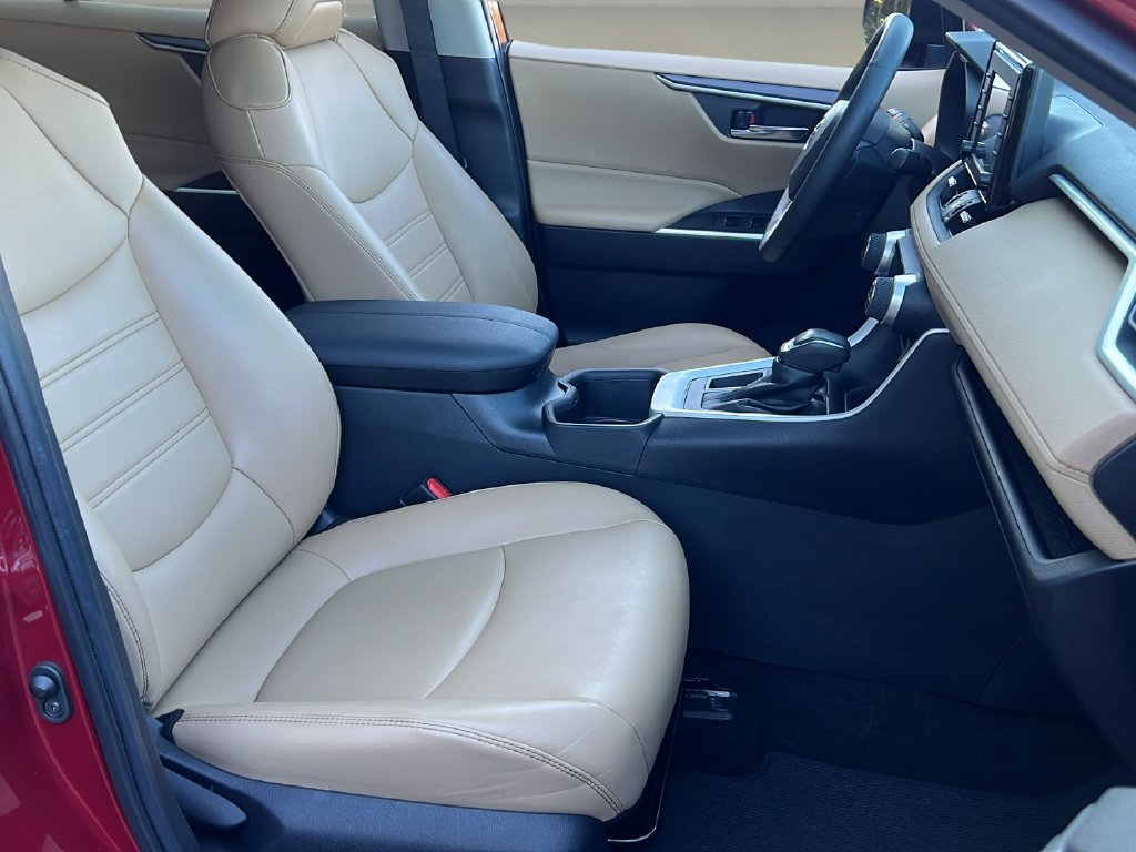 Certified 2022 Toyota RAV4 XLE Premium FWD image 17